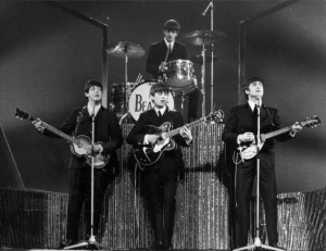 192-the-beatles-on-stage-at-the-london-palladium-1963[1]